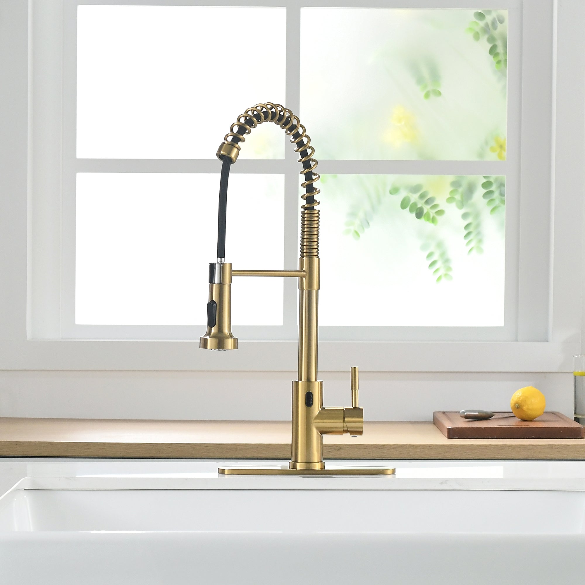 Brushed Gold 2 Spray Patterns Single Handle Touchless Pull Down Sprayer Kitchen Faucet with Deckplate Included